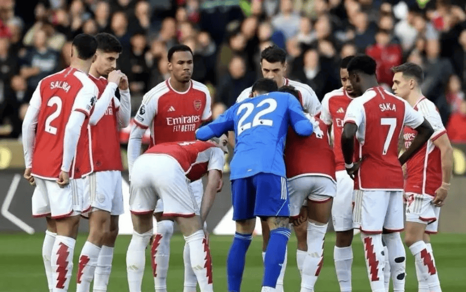 包含转折点阿森纳防线松动，葡超转会期攻防权衡，态度坚定，球探报告显示潜力的词条